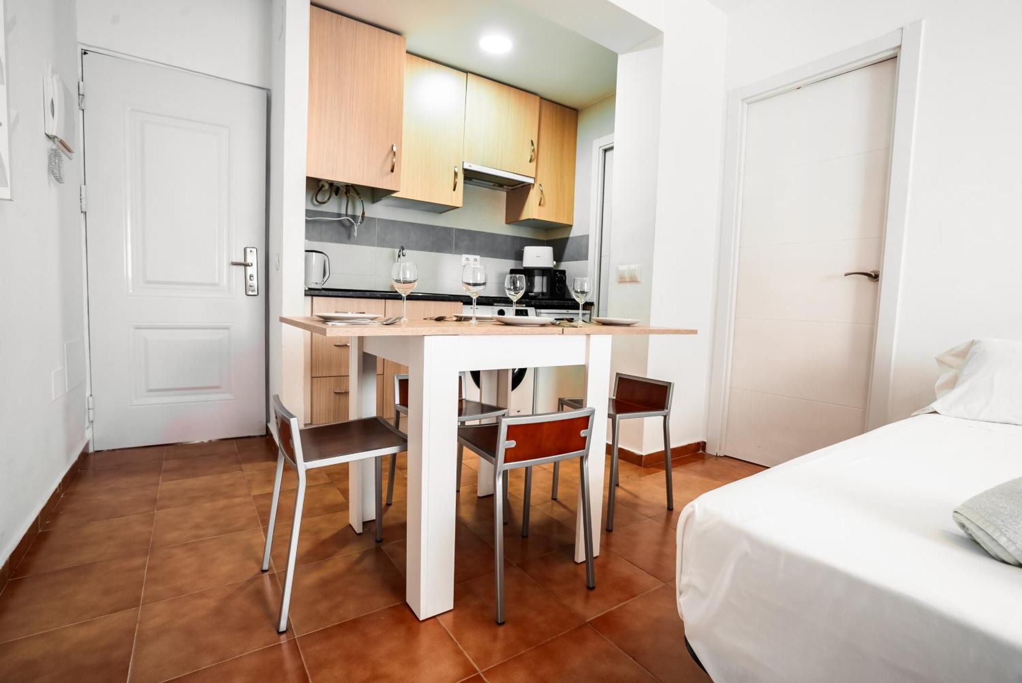 Escuela Village Marbella Exteriér fotografie